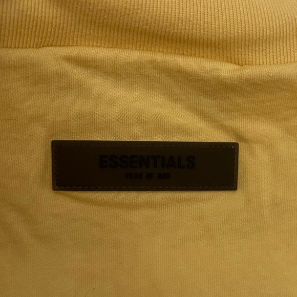 Fear of God Essentials SS Light Tuscan T Shirt Size Large 51455 - Picture 11 of 12